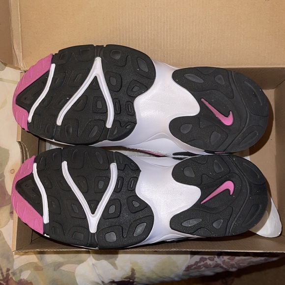 Nike Air Speed Turf 7Y womens 8.5 - Picture 3 of 6